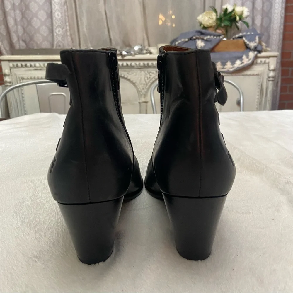 Frye Women's Carson Belted Bootie Ankle Boot Size 8.5